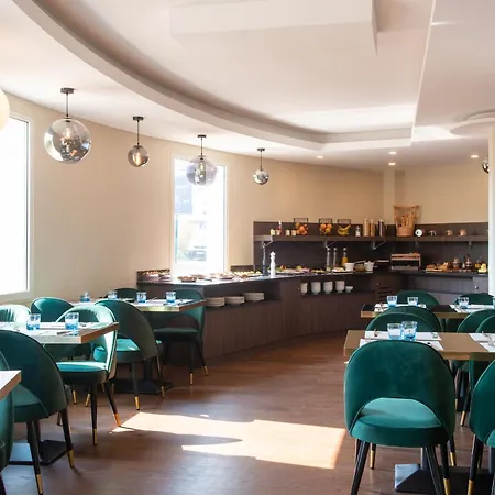 Golden Tulip Dieppe & Отель Сент-Обен-Сюр-Си