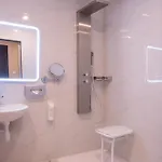 酒店 Golden Tulip Dieppe & 锡河边的圣奥班