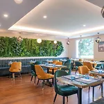 Golden Tulip Dieppe &