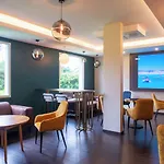 酒店 Golden Tulip Dieppe & 锡河边的圣奥班