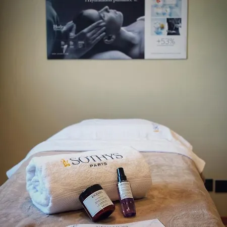 酒店 Golden Tulip Dieppe & 锡河边的圣奥班