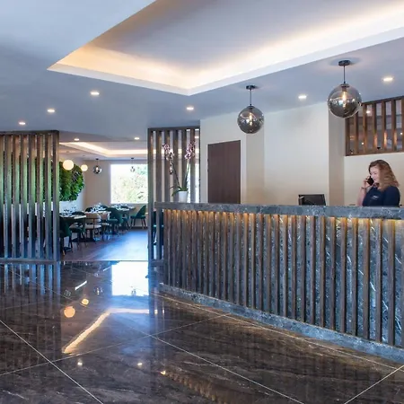 Golden Tulip Dieppe & Hotel