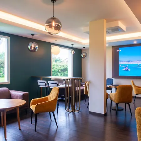 Golden Tulip Dieppe &